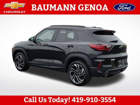 Used 2025 Chevrolet TrailBlazer RS w/ Convenience Package AWD/4WD image 3