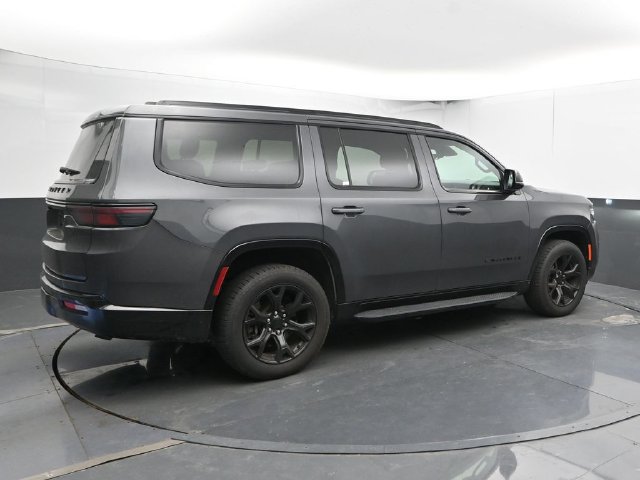 Used 2024 Jeep Wagoneer Series II AWD/4WD image 2