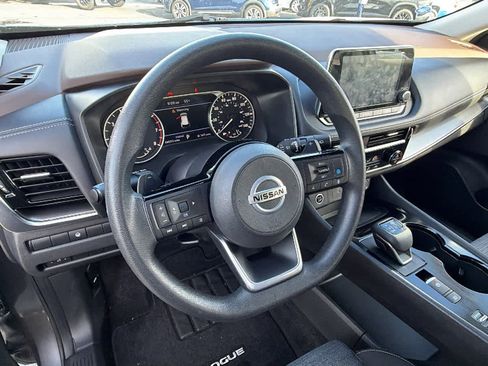 Used 2021 Nissan Rogue SV image 10