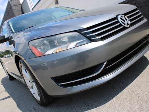 Used 2013 Volkswagen Passat TDI SE image 9