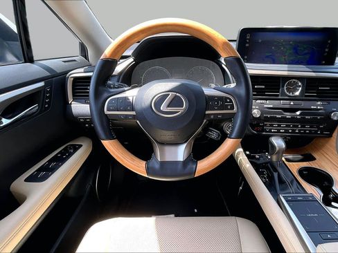 Used 2022 Lexus RX 350L FWD w/ Premium Package image 6