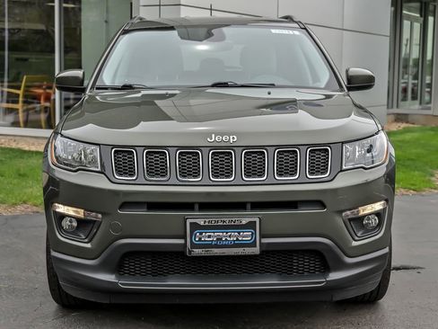 Used 2018 Jeep Compass Latitude w/ Safe & Security Group AWD/4WD image 4