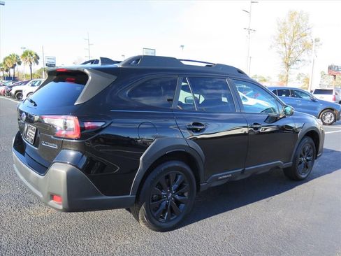 Used 2023 Subaru Outback Onyx Edition image 3