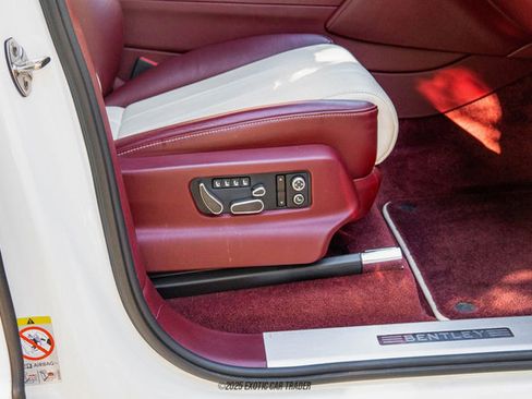 Used 2019 Bentley Bentayga image 55