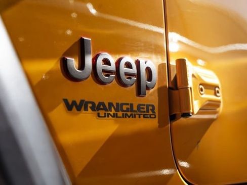 Used 2021 Jeep Wrangler Unlimited Rubicon AWD/4WD image 10