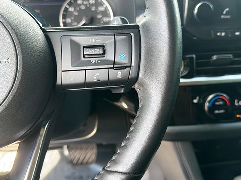 Used 2023 Nissan Pathfinder SL image 36