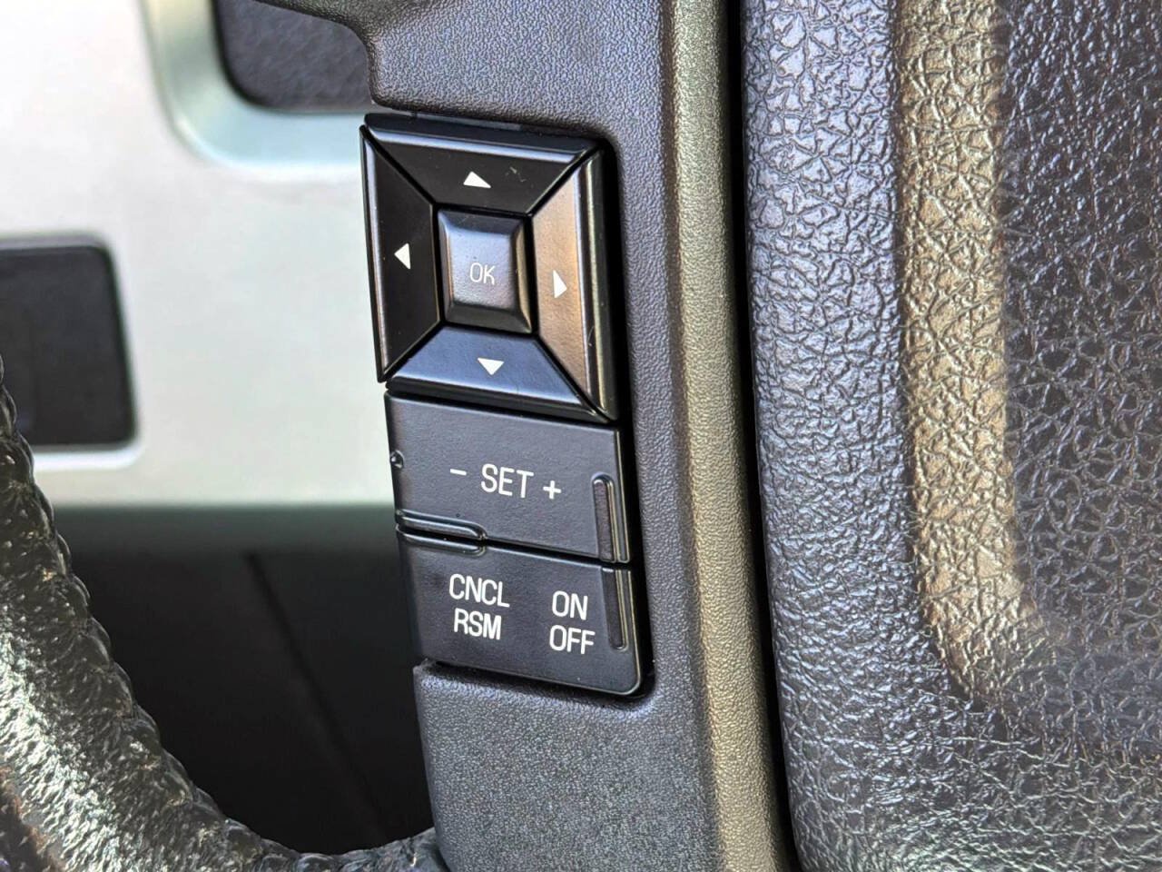 Used 2013 Ford F150 Raptor w/ Luxury Equipment Group AWD/4WD image 22