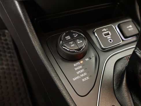 Used 2023 Jeep Cherokee Trailhawk w/ Trailer Tow Group image 9