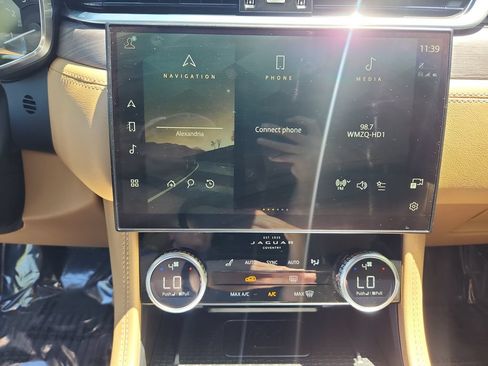Used 2023 Jaguar F-PACE S AWD/4WD image 17