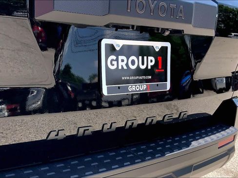 Used 2025 Toyota 4Runner SR5 AWD/4WD image 30