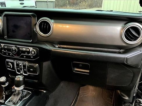 Used 2020 Jeep Wrangler Unlimited Sahara w/ Uconnect 4C Nav & Sound Group image 21