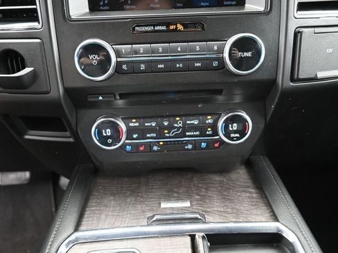 Used 2018 Ford Expedition Limited w/ Equipment Group 301A RWD image 29