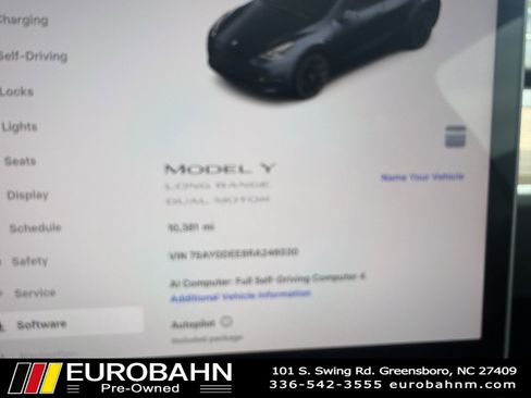Used 2024 Tesla Model Y Long Range AWD/4WD image 40