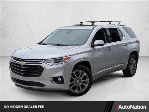 Used 2020 Chevrolet Traverse Premier FWD image 1