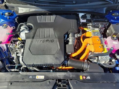Used 2025 Hyundai Elantra SEL FWD image 29