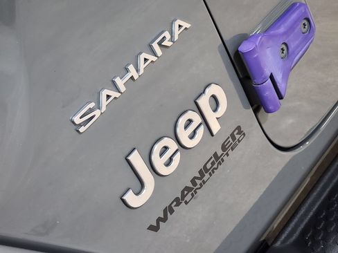 Used 2021 Jeep Wrangler Unlimited Sahara AWD/4WD image 25