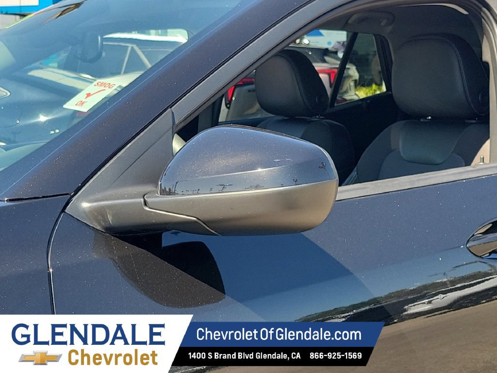 Used 2025 Chevrolet Trax LT FWD image 11