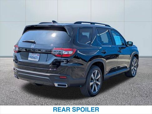 Used 2023 Honda Pilot Sport image 7