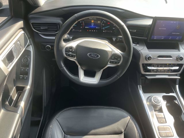 Certified 2023 Ford Explorer XLT w/ Equipment Group 202A RWD image 17
