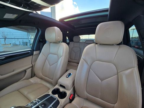 Used 2020 Porsche Macan S image 29