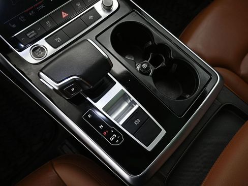 Used 2023 Audi Q8 Premium Plus image 20