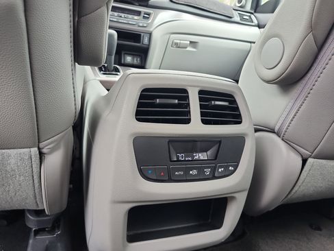 Used 2016 Honda Pilot EX-L image 18