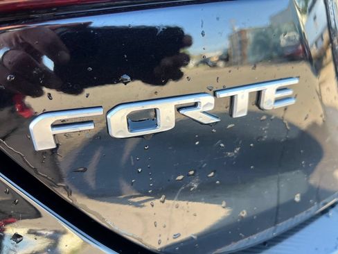 Used 2022 Kia Forte LXS FWD image 27