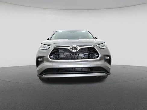 New 2026 Toyota Highlander Platinum image 31
