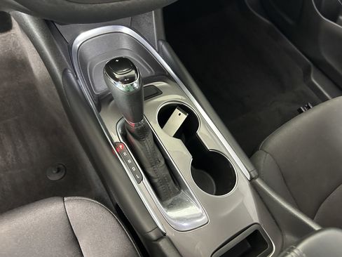 Used 2018 Chevrolet Malibu LT image 14