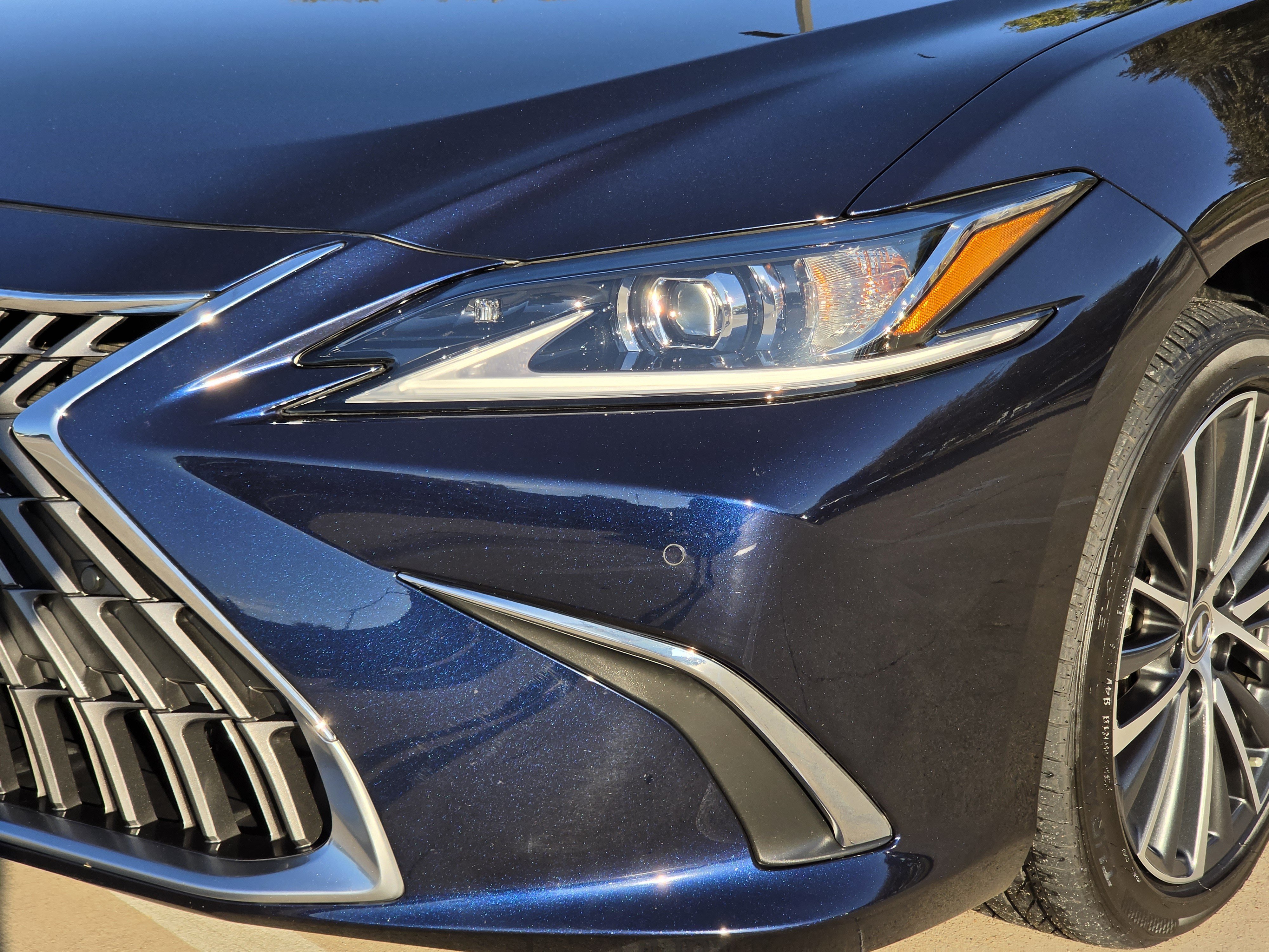 Used 2025 Lexus ES 350 w/ Premium Package FWD image 6