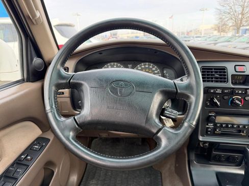 Used 2001 Toyota 4Runner SR5 image 11