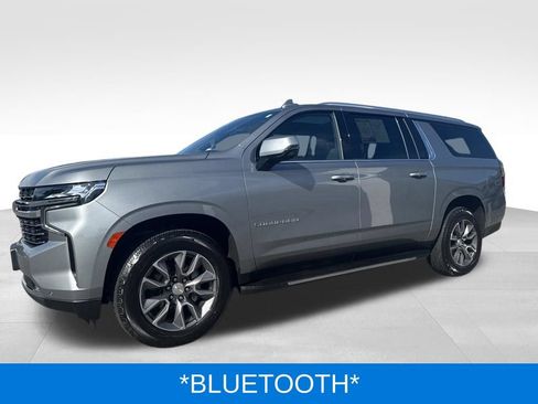 Used 2023 Chevrolet Suburban LT w/ Luxury Package AWD/4WD image 5