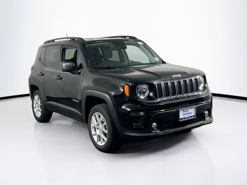 Used 2022 Jeep Renegade Latitude w/ Convenience Group image 3
