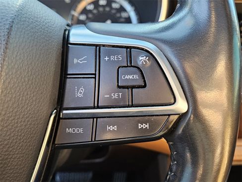 Used 2021 Toyota Highlander Platinum image 30