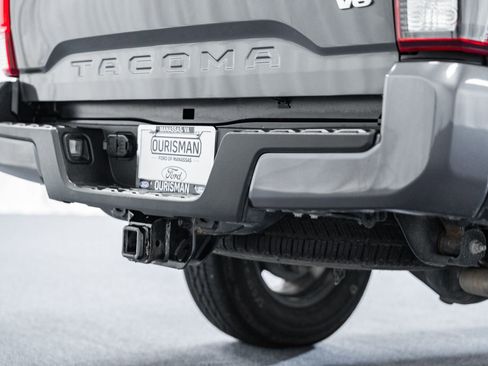 Used 2019 Toyota Tacoma TRD Sport image 23