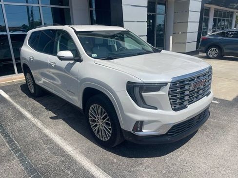 Used 2025 GMC Acadia Denali FWD image 3