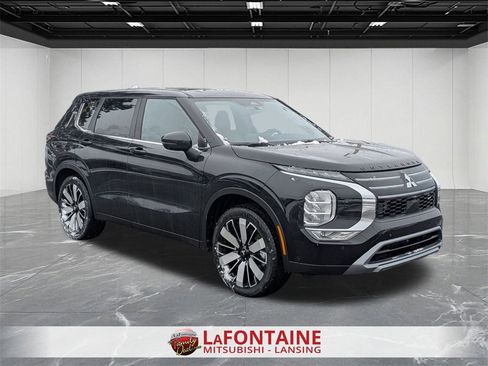New 2026 Mitsubishi Outlander SE image 8