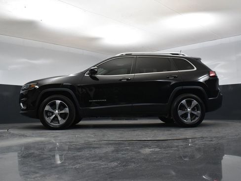Used 2019 Jeep Cherokee Limited AWD/4WD image 30