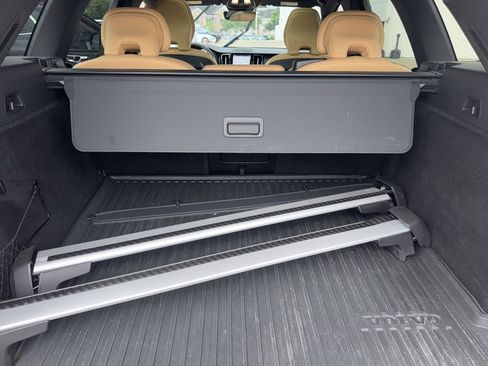 Used 2023 Volvo XC60 B5 Ultimate w/ Protection Package image 12