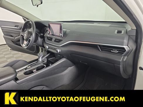 Used 2022 Nissan Altima 2.5 SV w/ SV Premium Package AWD/4WD image 27