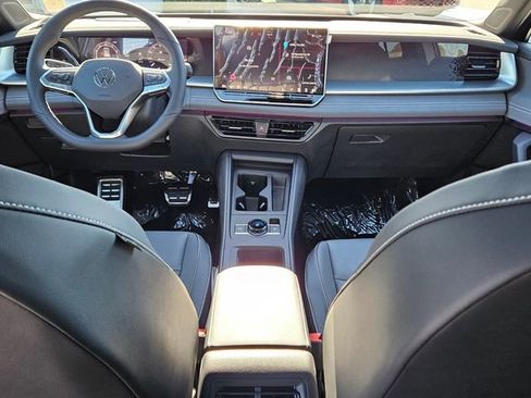 New 2026 Volkswagen Tiguan SE R-Line image 8