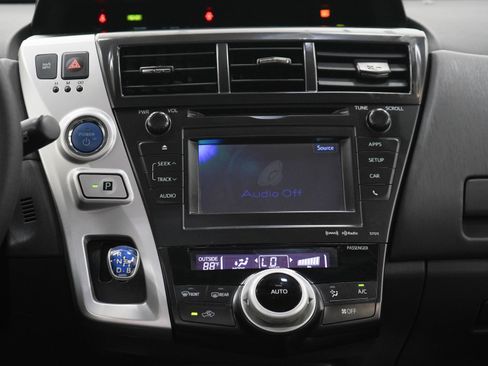 Used 2014 Toyota Prius V Three FWD image 17