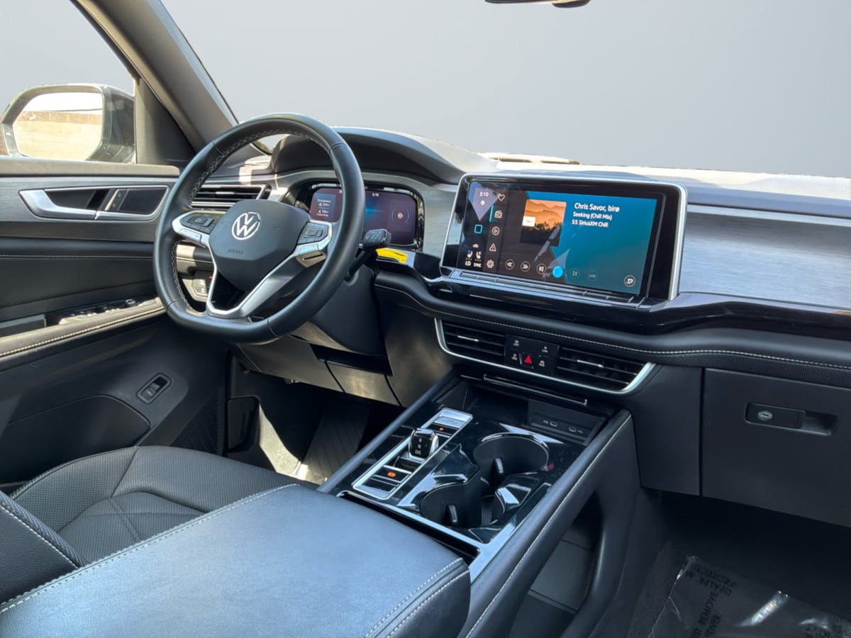 Used 2024 Volkswagen Atlas Cross Sport SE FWD image 14