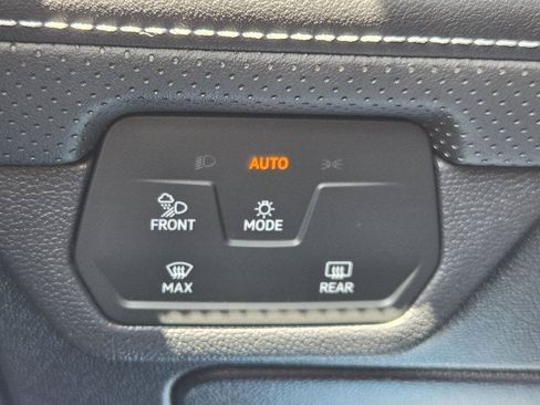 Used 2026 Volkswagen Atlas Cross Sport SE FWD image 24