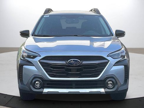 Used 2025 Subaru Outback Limited AWD/4WD image 3