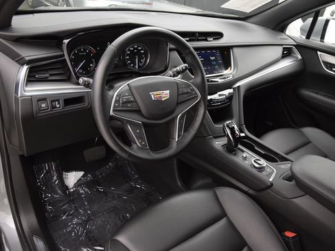 Used 2025 Cadillac XT5 Luxury FWD image 19