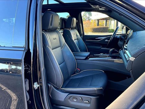 Used 2023 Cadillac Escalade Sport image 8