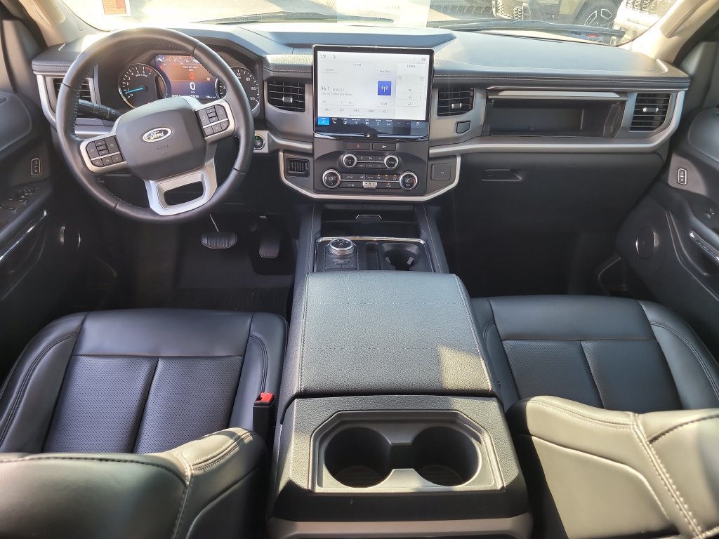 Used 2022 Ford Expedition XLT RWD image 16