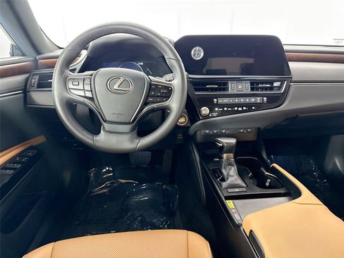 Used 2023 Lexus ES 350 w/ Premium Package FWD image 32