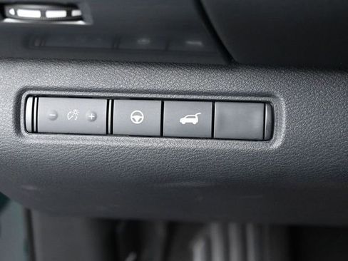 Used 2023 Nissan Pathfinder SL image 17